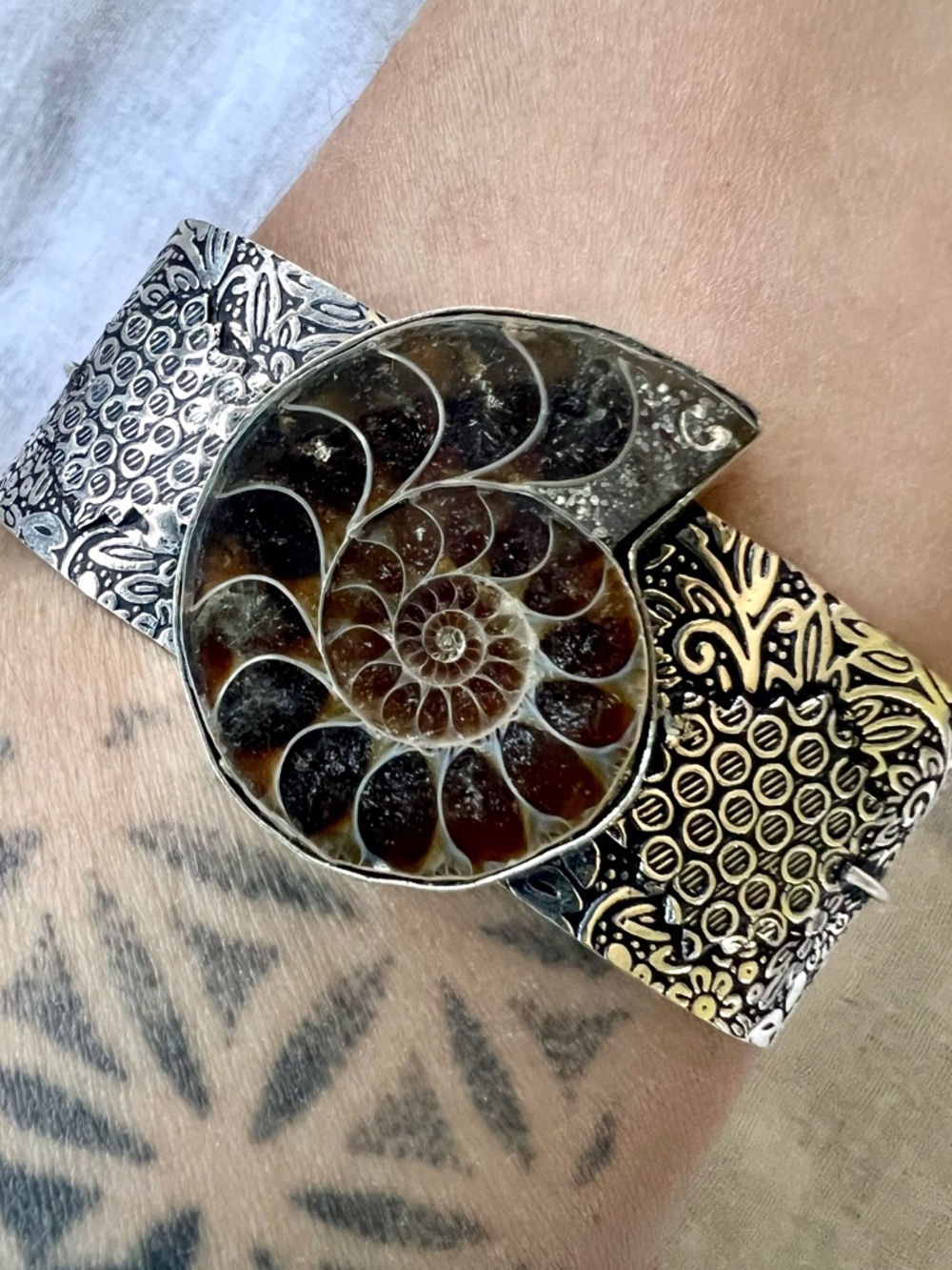 925 AMMONITE Fossil Past Lives Embossed Cuff Bracelet - Picture 1 of 8